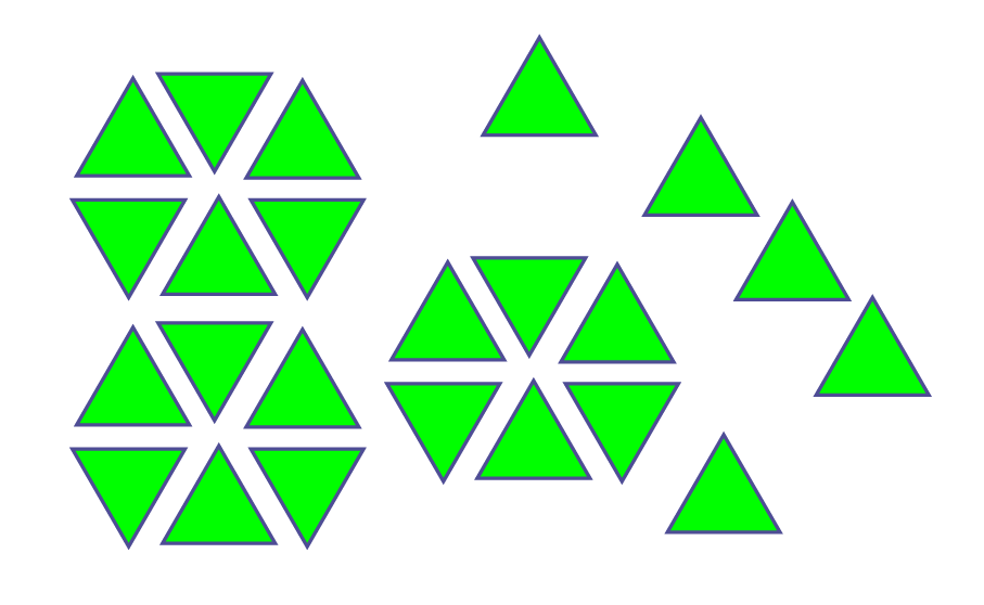 23 triangles verts. 18 des triangles sont placés de façon à former 3 hexagones.